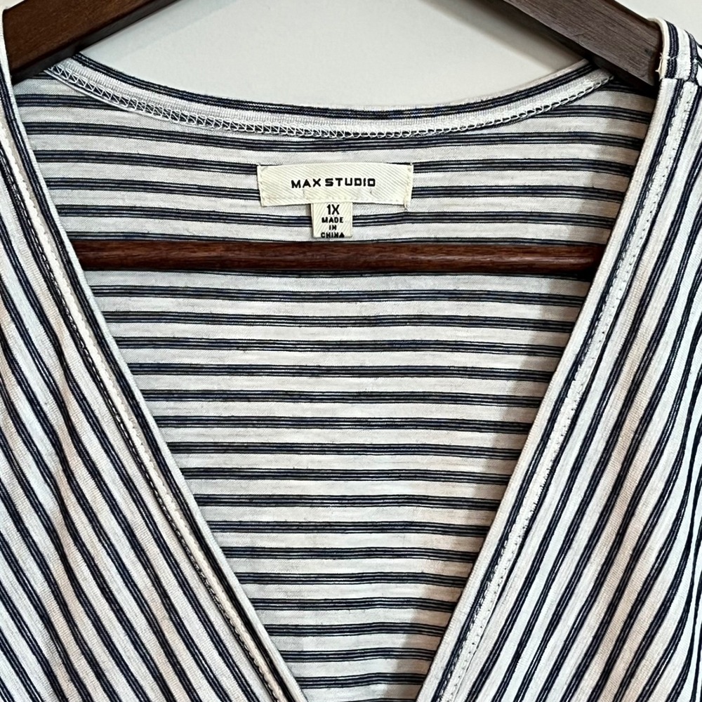 Max Studio Womens 1X Navy White Striped Tie Front Button V-Neck Top 9W04F73 - Picture 2 of 6